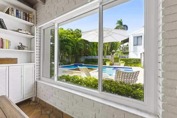 West Palm Beach, FL 33407,3208 N Flagler DR