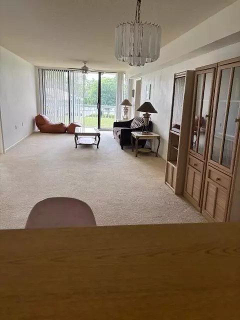 West Palm Beach, FL 33409,2621 Village BLVD 205