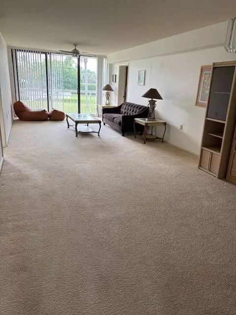 West Palm Beach, FL 33409,2621 Village BLVD 205