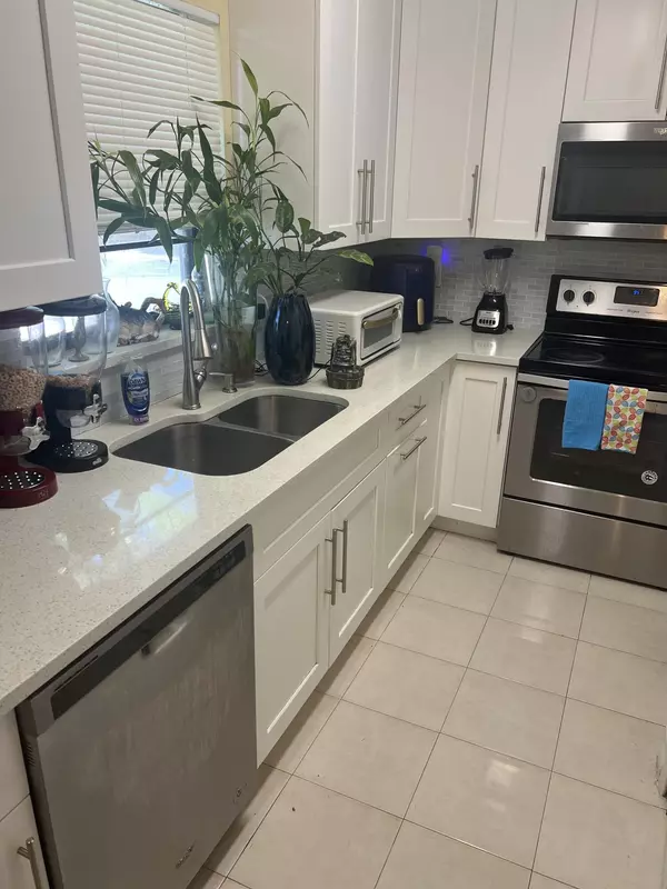 Lantana, FL 33462,1309 W Frangipani CIR