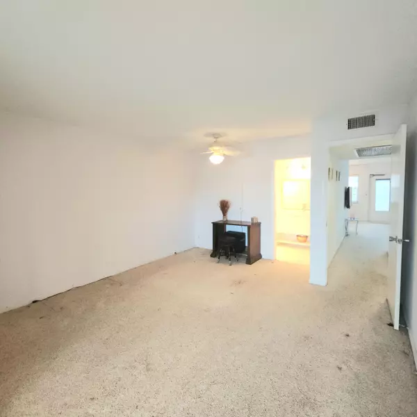 West Palm Beach, FL 33417,268 Wellington J