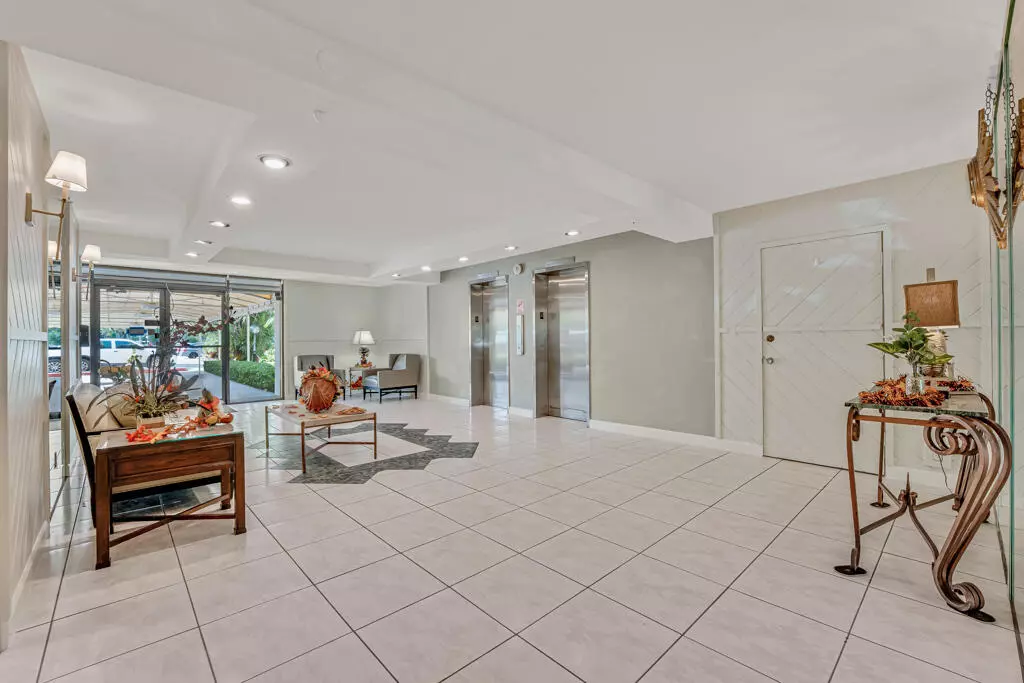 Pompano Beach, FL 33069,3051 N Course DR 110