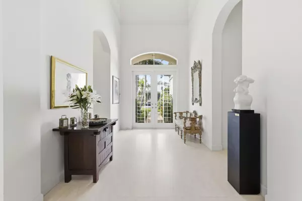 Palm Beach Gardens, FL 33418,122 Siesta WAY