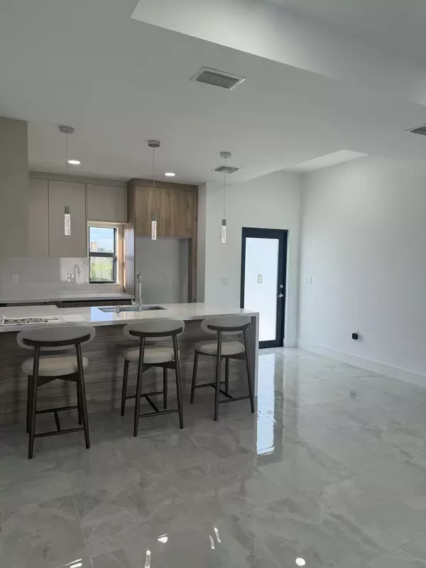 Lehigh Acres, FL 33971,2614 W 70th ST