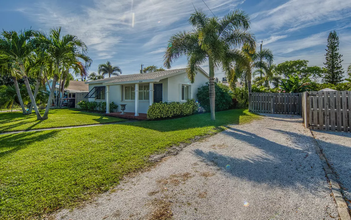 Lake Worth Beach, FL 33460,1331 N N ST House & Guest