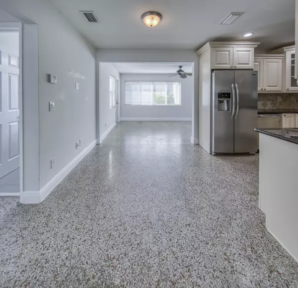 Lake Worth Beach, FL 33460,1331 N N ST House & Guest