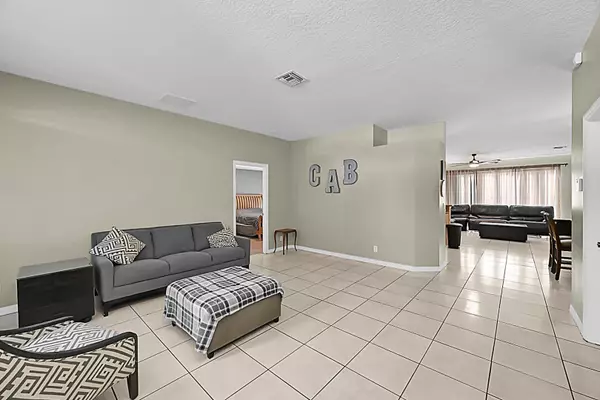 Fort Pierce, FL 34982,5209 Seagrape DR