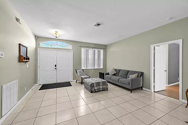 Fort Pierce, FL 34982,5209 Seagrape DR