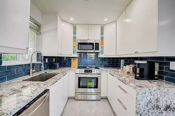 Oakland Park, FL 33334,831 NE 58th ST