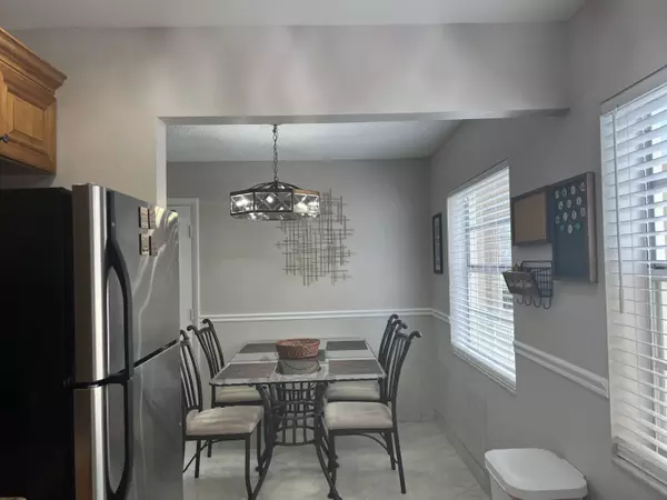 Delray Beach, FL 33484,900 S Flanders