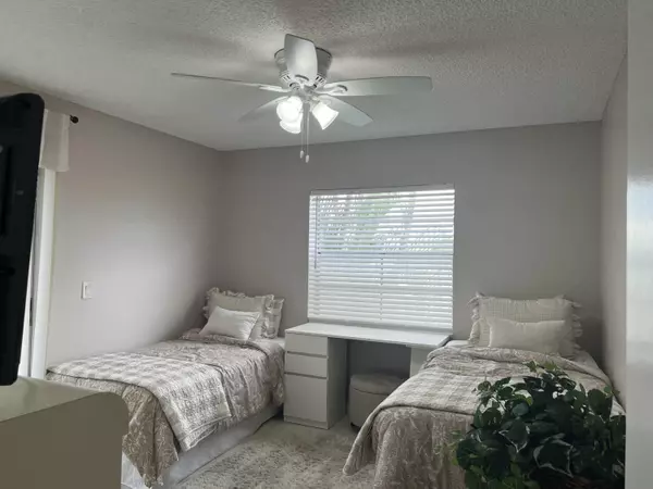 Delray Beach, FL 33484,900 S Flanders