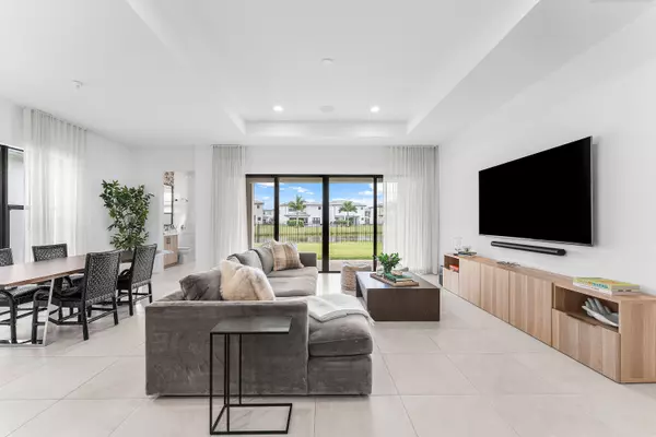 Boca Raton, FL 33434,8308 Royal County Down RD