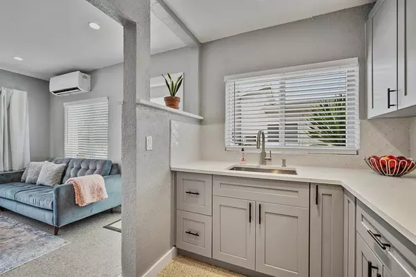 Fort Lauderdale, FL 33304,1215 NE 17th AVE 3