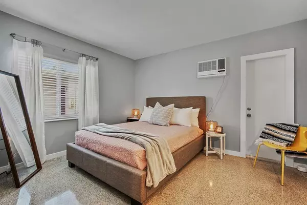 Fort Lauderdale, FL 33304,1215 NE 17th AVE 3