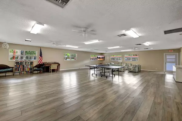 Pompano Beach, FL 33062,2350 NE 14th Street CSWY 701