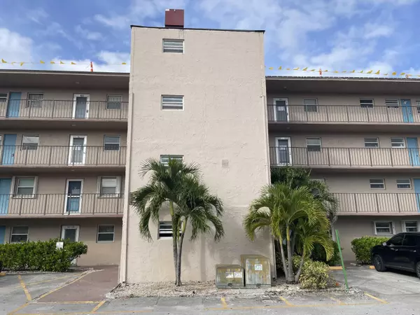 Palm Springs, FL 33461,729 Lori DR 405