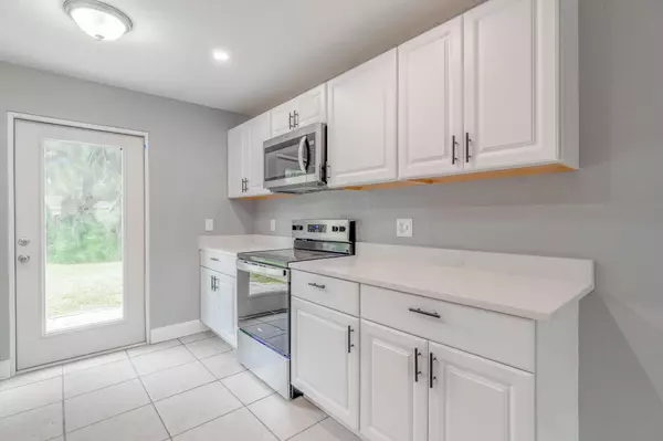 Stuart, FL 34997,3761 SE Dixie Ross ST 1