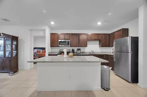 Fort Pierce, FL 34951,5166 Armina PL