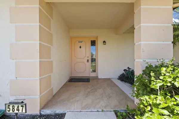 Fort Pierce, FL 34982,5847 Moss CT 2