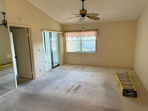 Lake Worth, FL 33467,7690 Tahiti LN 202