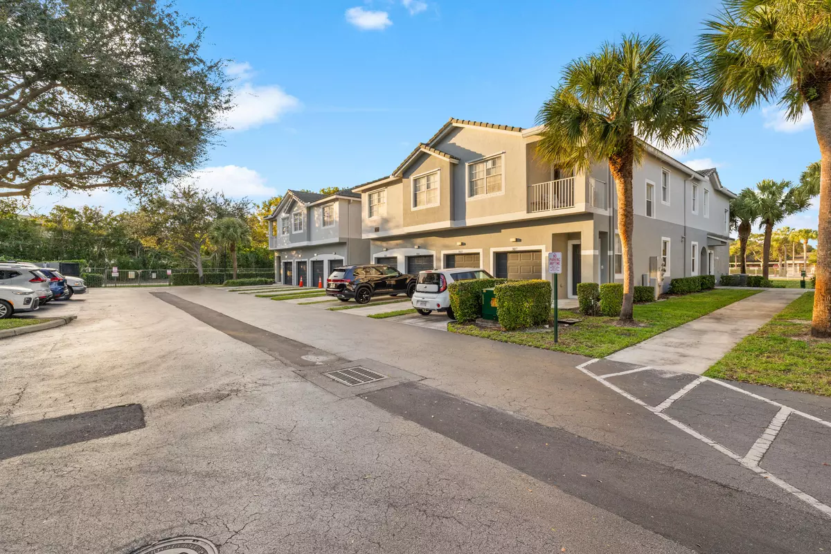 Greenacres, FL 33467,3013 Grandiflora DR