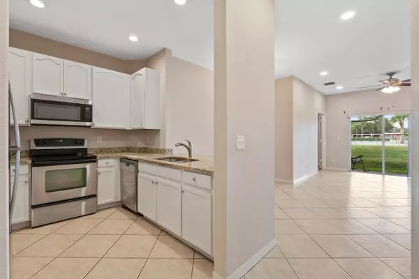 Greenacres, FL 33467,3013 Grandiflora DR