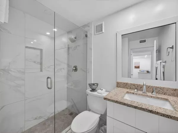 Jensen Beach, FL 34957,9800 S Ocean DR 302