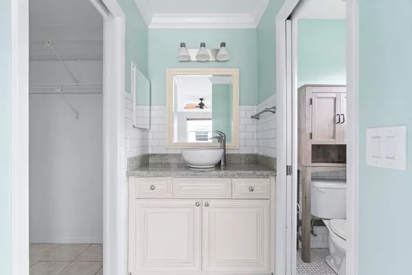 Fort Pierce, FL 34982,1205 S Lakes End DR D2