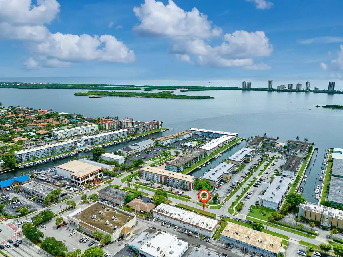 North Palm Beach, FL 33408,227 Castlewood DR 203