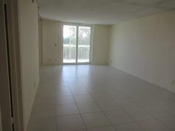 Boca Raton, FL 33487,5500 NW 2nd AVE 221