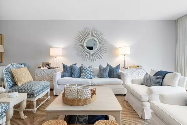 Palm Beach, FL 33480,127 Peruvian AVE 101