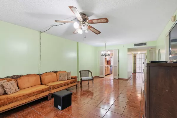 Lauderdale Lakes, FL 33313,3000 NW 48th TER 130