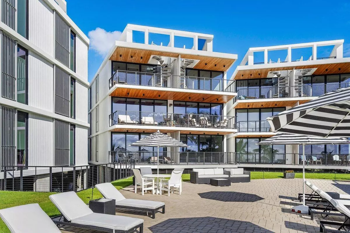 Palm Beach Shores, FL 33404,106 Inlet WAY 304