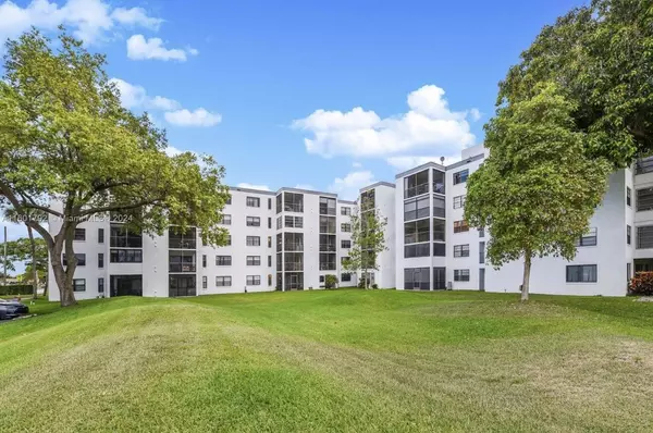 9235 SW 8th ST 507, Boca Raton, FL 33428