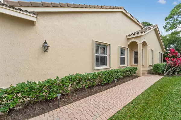 Port Saint Lucie, FL 34986,8137 Carnoustie PL