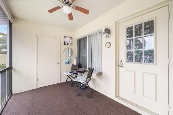 Greenacres, FL 33463,112 Lake Pine CIR A-2