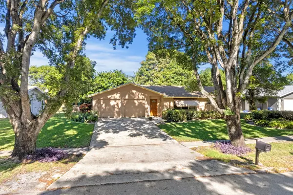 West Palm Beach, FL 33407,2031 Pinehurst DR