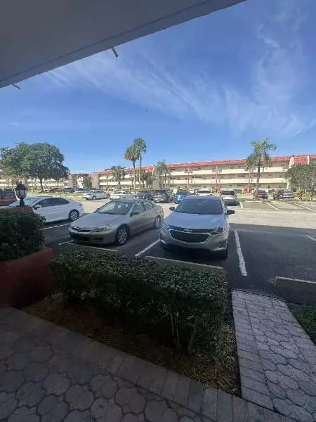 Pembroke Pines, FL 33025,9420 S Hollybrook Lake DR 105