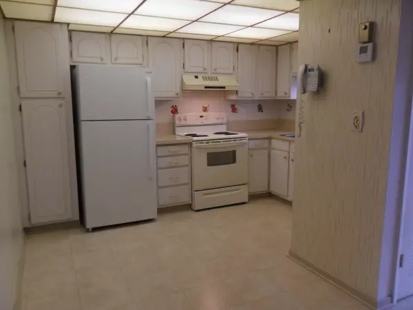 Pembroke Pines, FL 33025,9420 S Hollybrook Lake DR 105