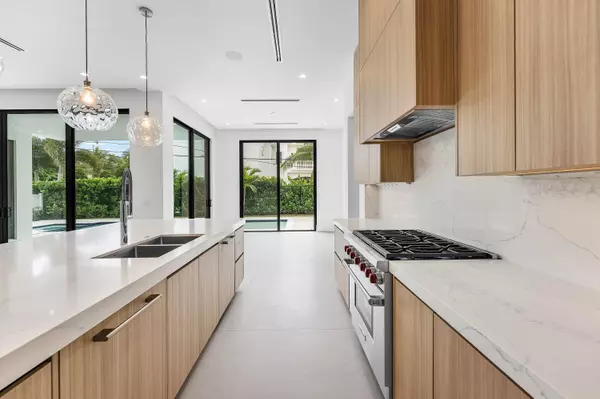 Boca Raton, FL 33432,498 NE 6th ST