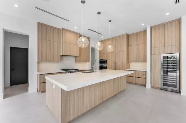 Boca Raton, FL 33432,498 NE 6th ST