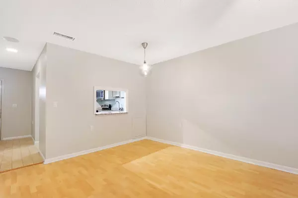 Stuart, FL 34994,1900 S Kanner HWY 3-202