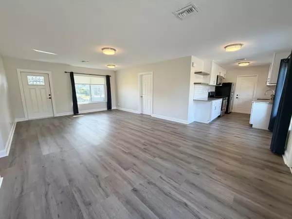 Lake Worth, FL 33461,1615 Crest DR