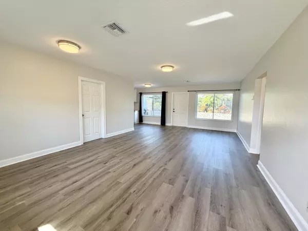 Lake Worth, FL 33461,1615 Crest DR