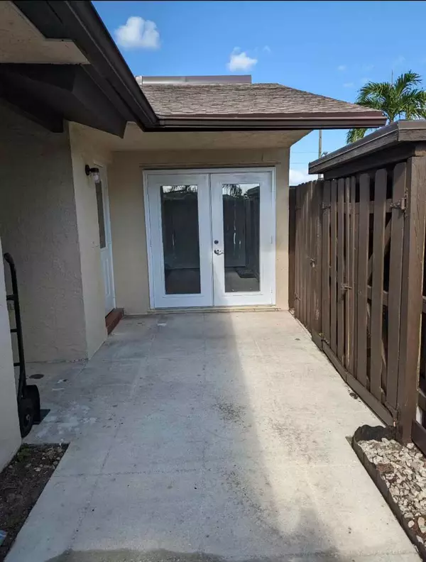 Palm Springs, FL 33461,1504 Waterview CIR