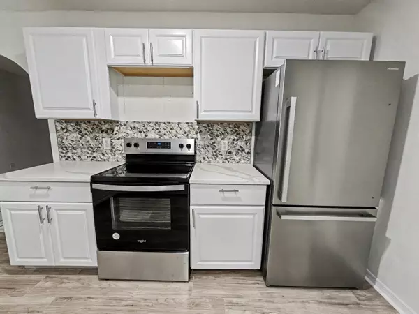 Port Saint Lucie, FL 34984,573 SE Port St Lucie BLVD