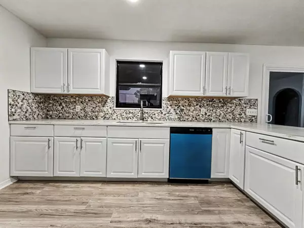 Port Saint Lucie, FL 34984,573 SE Port St Lucie BLVD