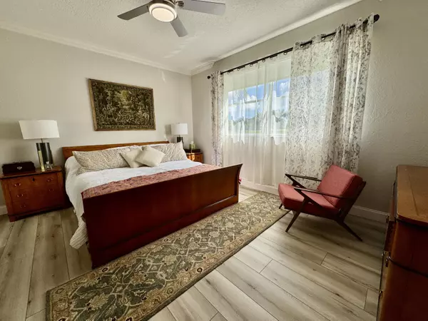 Boynton Beach, FL 33472,8082 Aberdeen DR 102