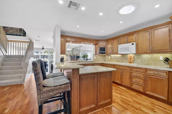 Highland Beach, FL 33487,1029 Boca Cove LN