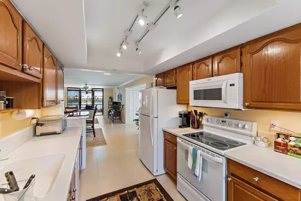 Jupiter, FL 33469,1542 Jupiter Cove DR 201